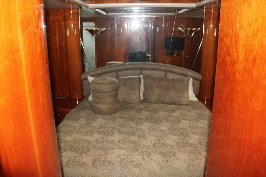 1999 Horizon 70 FLY