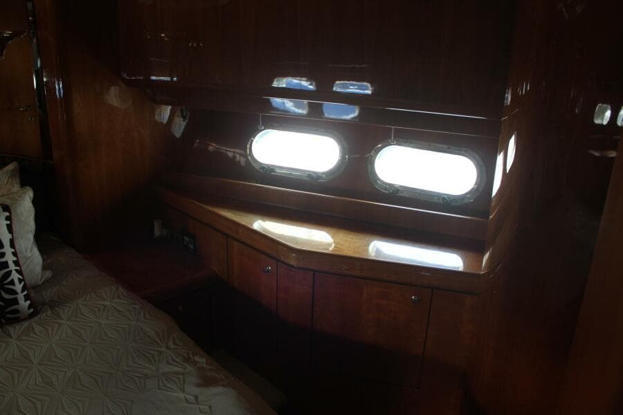 1999 Horizon 70 FLY