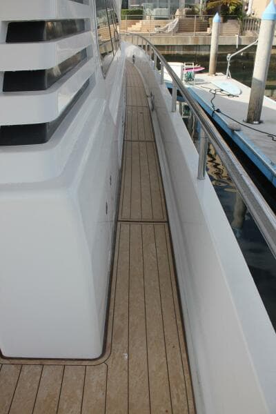 1999 Horizon 70 FLY