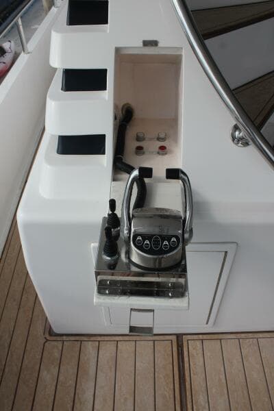 1999 Horizon 70 FLY