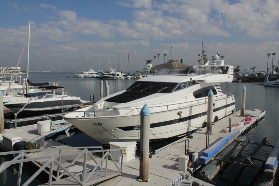 1999 Horizon 70 FLY