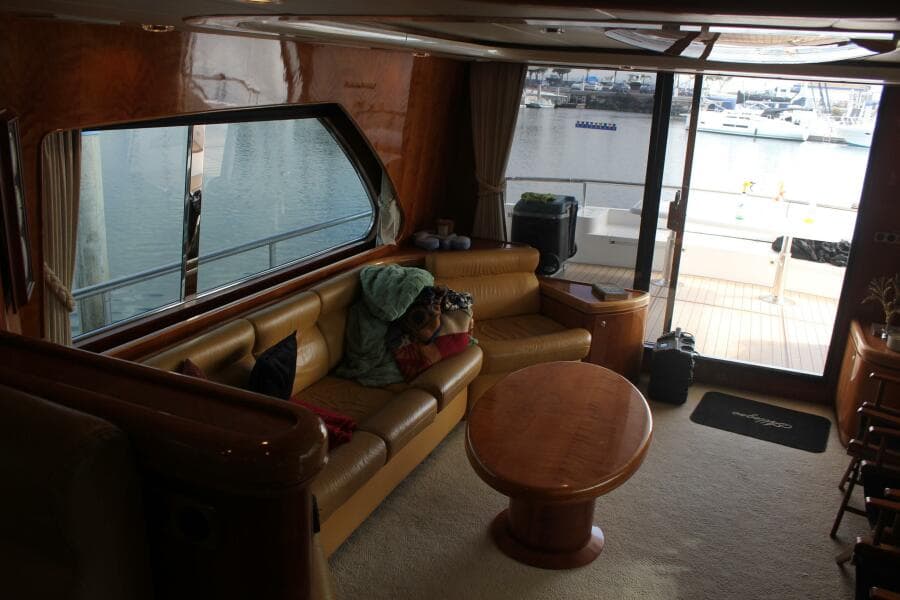 1999 Horizon 70 FLY