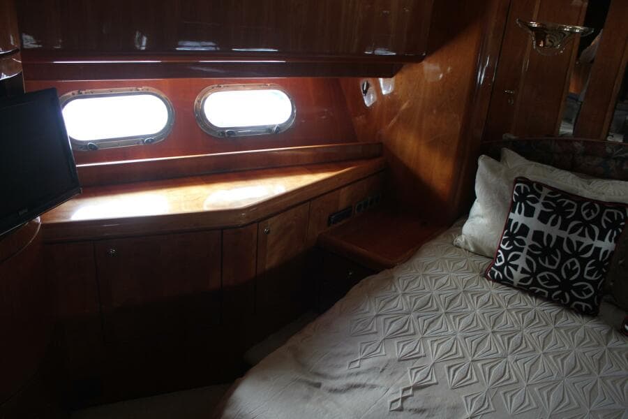 1999 Horizon 70 FLY