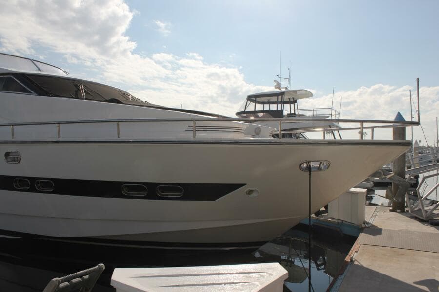 1999 Horizon 70 FLY