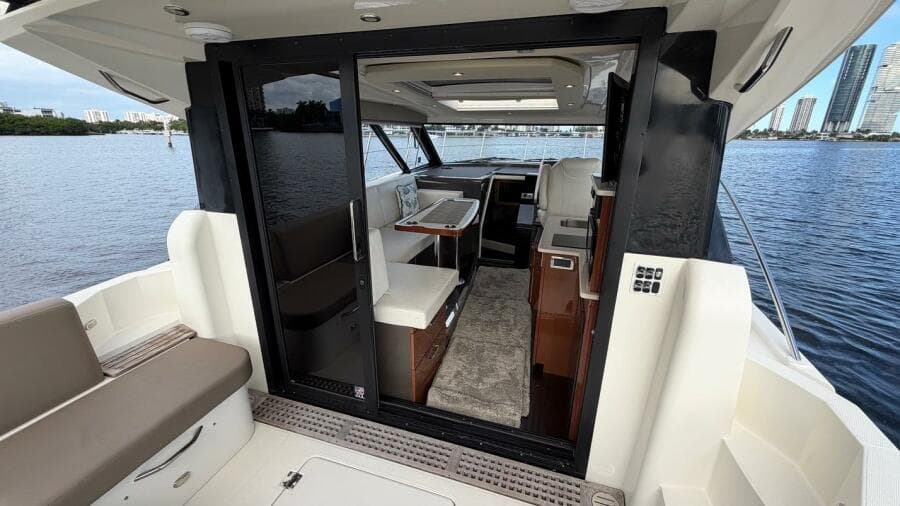 2019 Carver C34