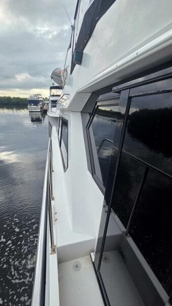 1998 Navigator 5300