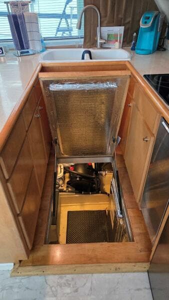 1998 Navigator 5300