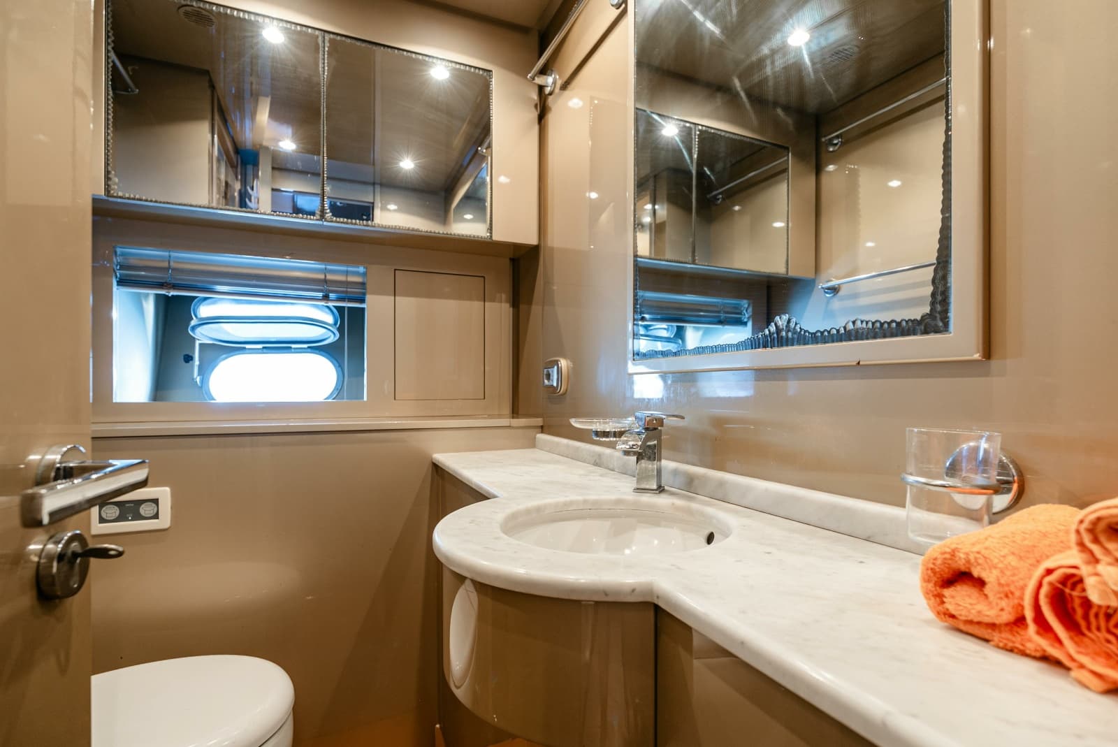 2010 Leopard Leopard 27 Sport