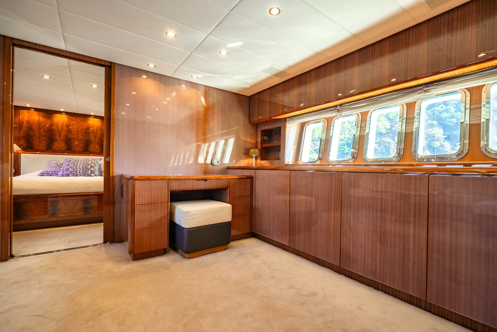 2010 Leopard Leopard 27 Sport