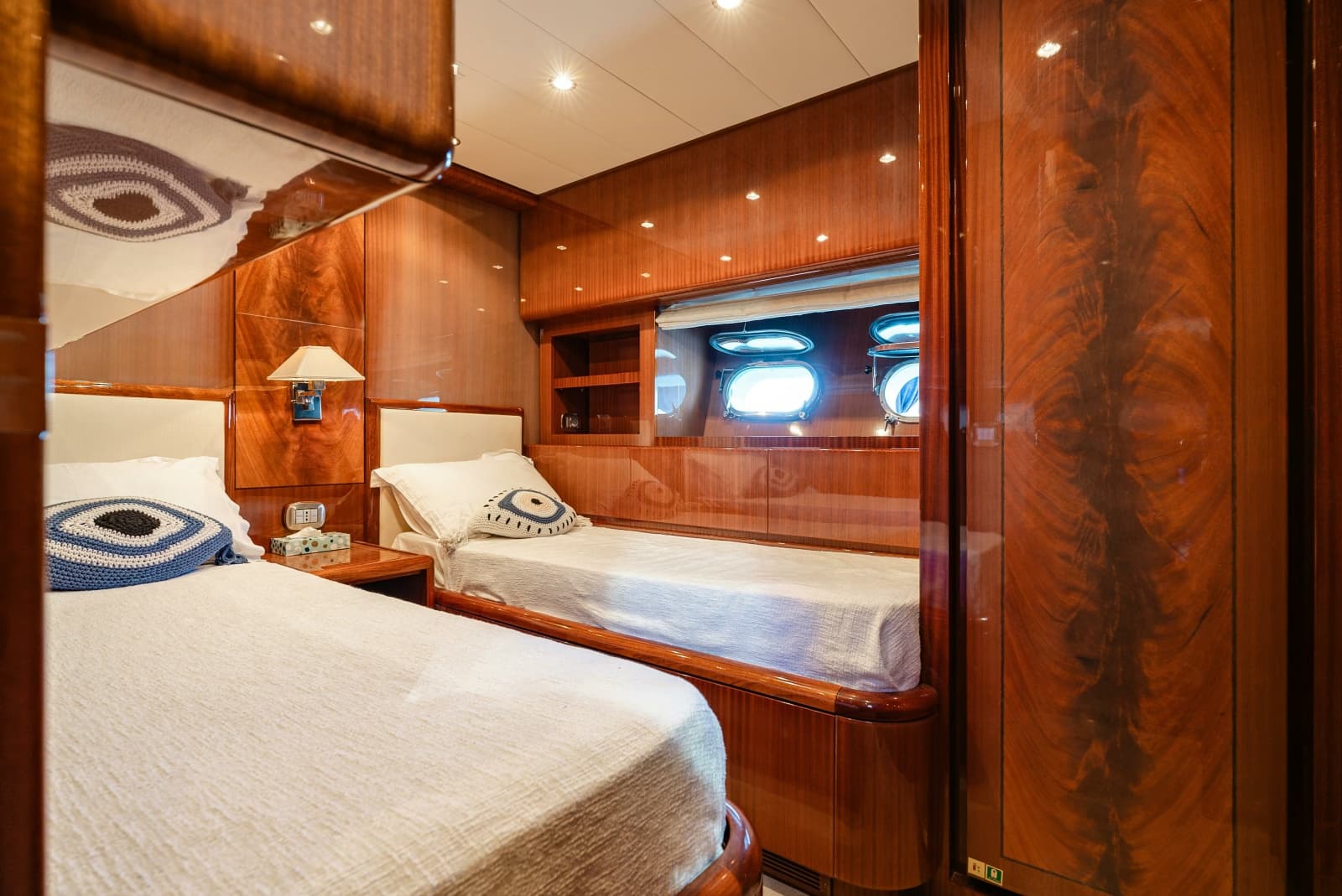 2010 Leopard Leopard 27 Sport