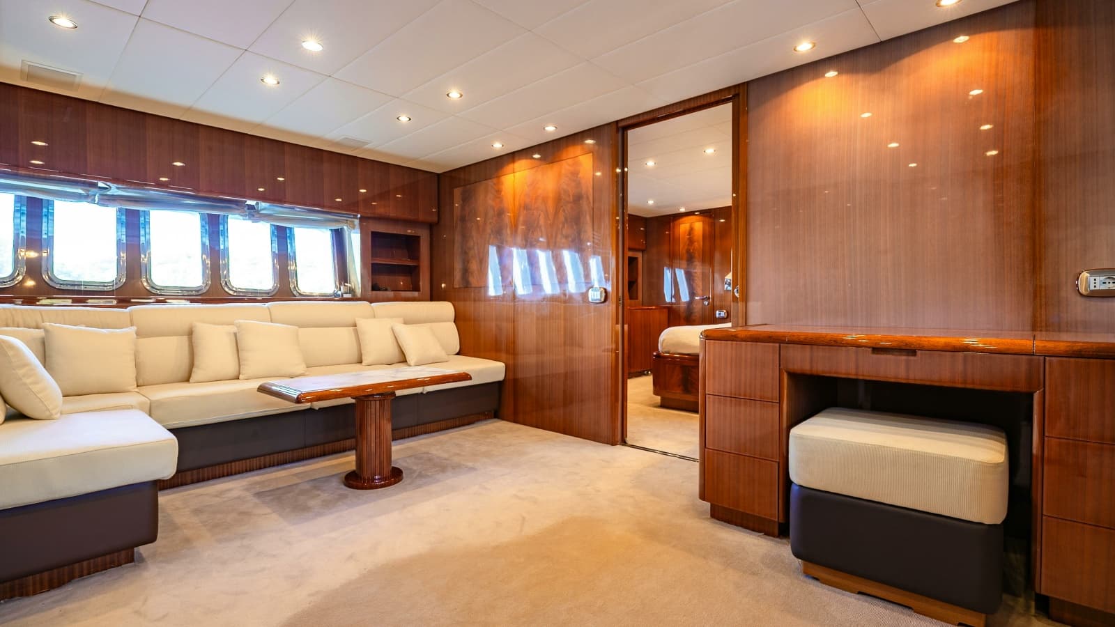 2010 Leopard Leopard 27 Sport