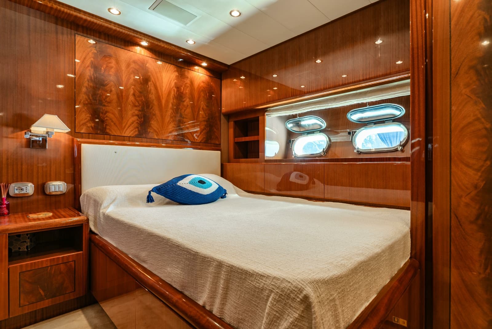 2010 Leopard Leopard 27 Sport