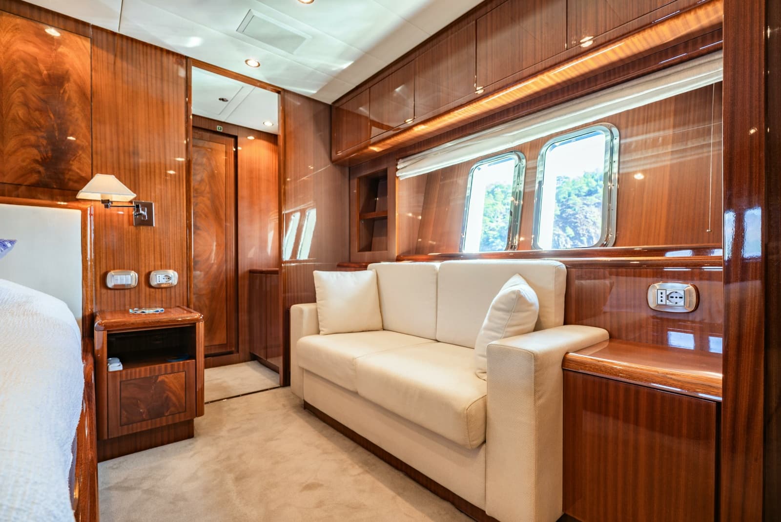 2010 Leopard Leopard 27 Sport