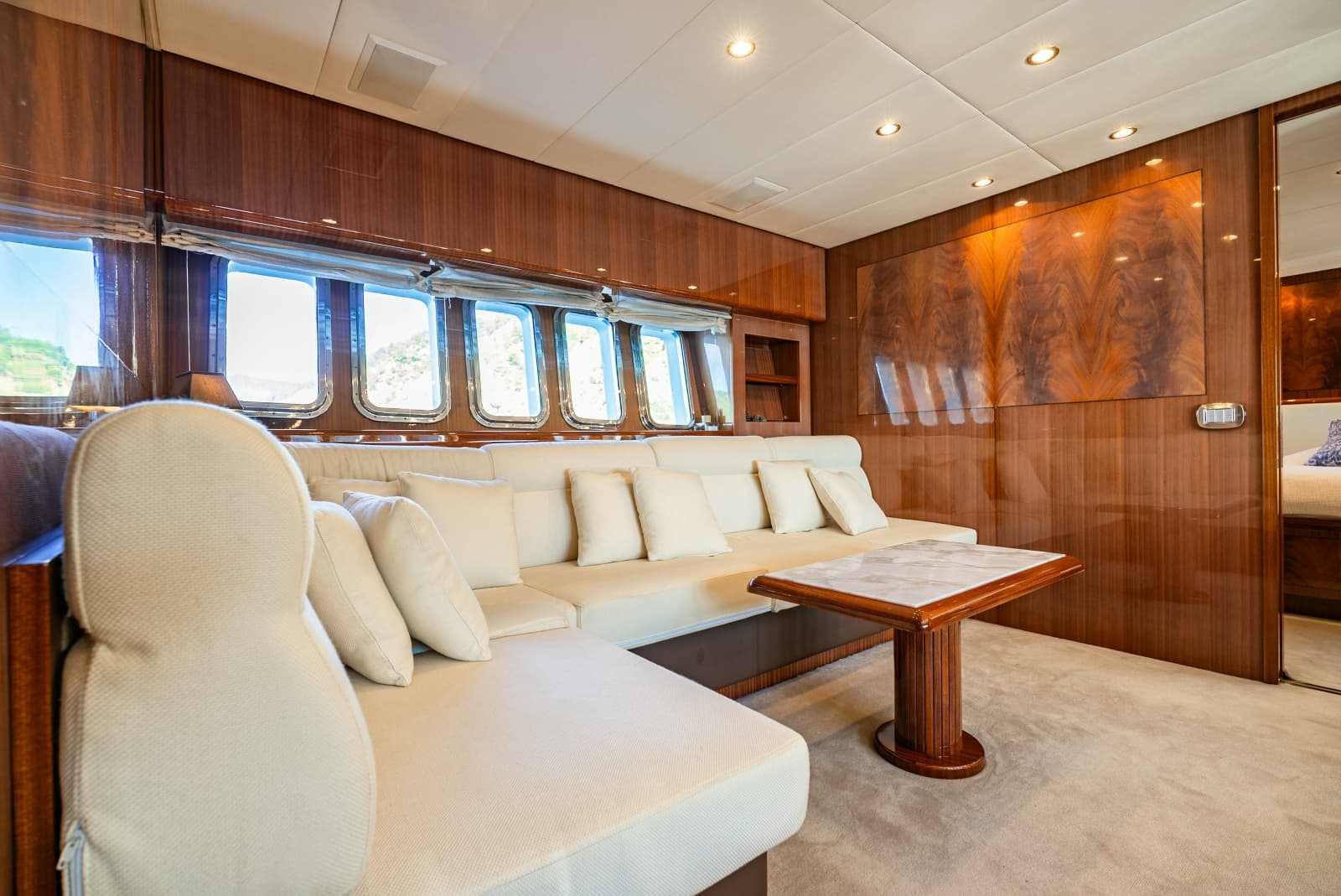 2010 Leopard Leopard 27 Sport