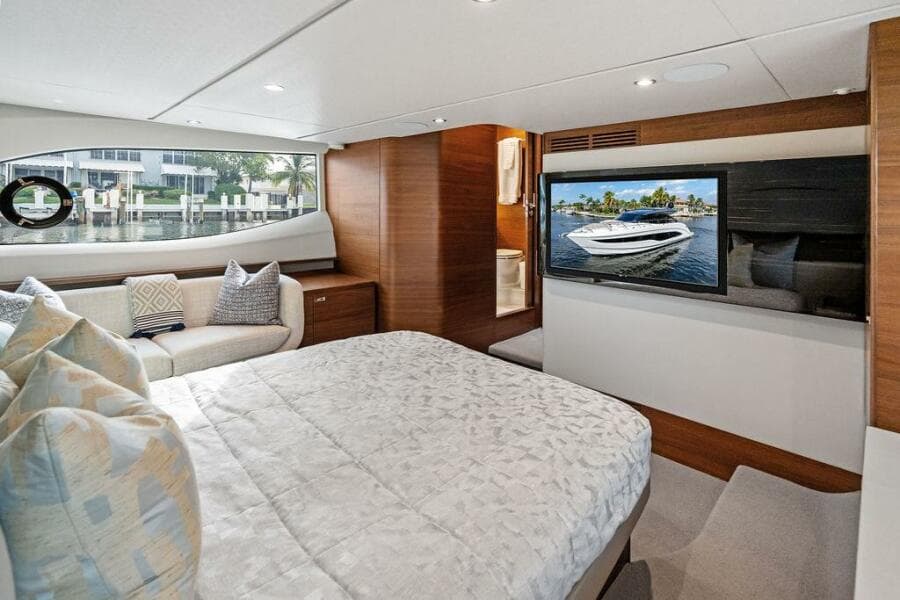 2021 Princess V55