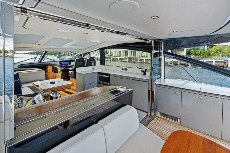 2021 Princess V55