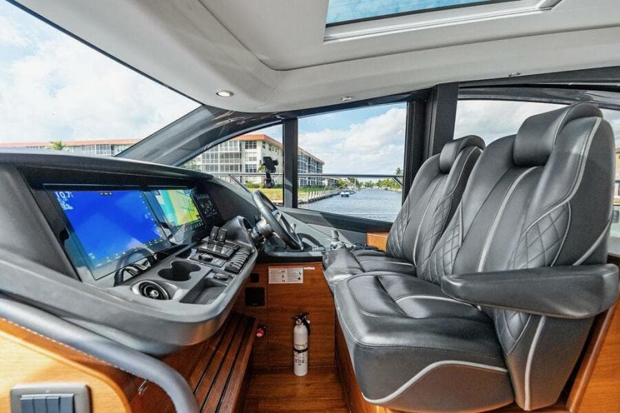 2021 Princess V55
