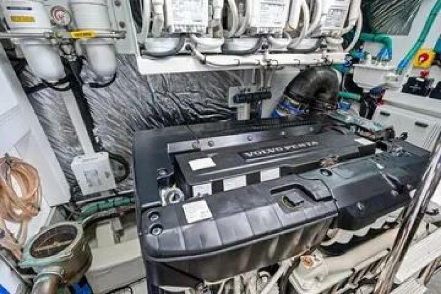 2021 Princess V55