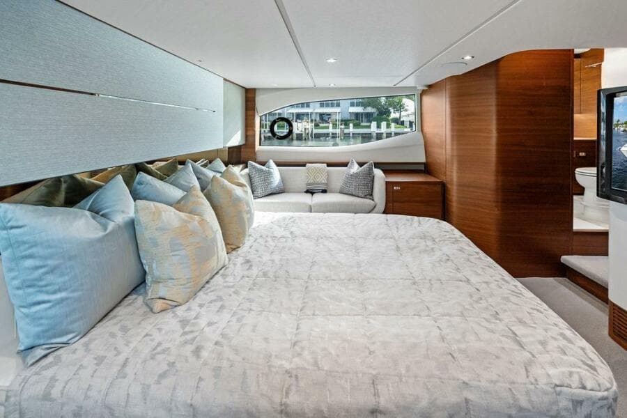 2021 Princess V55