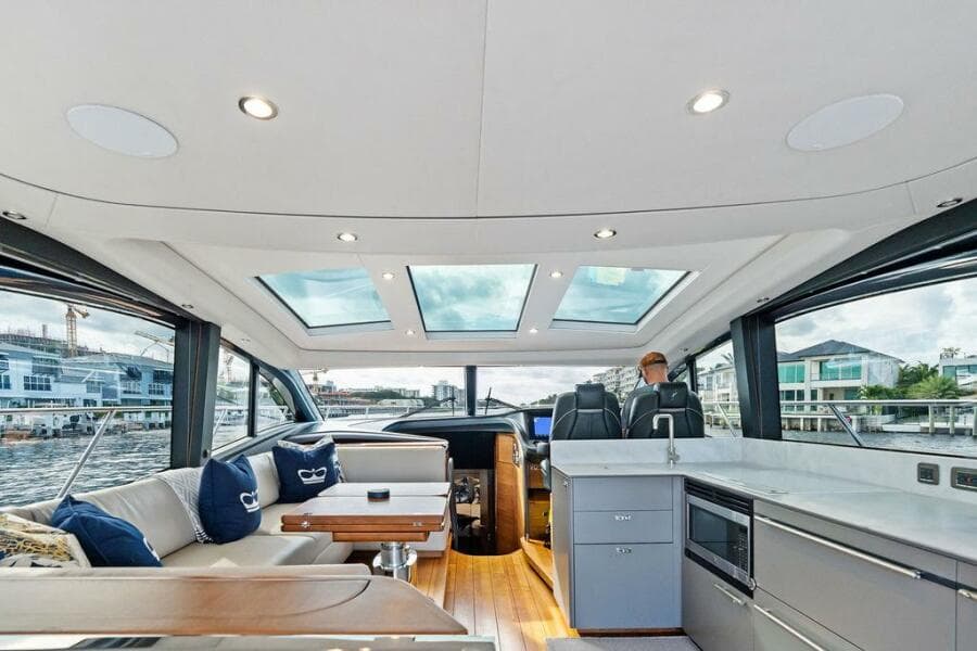 2021 Princess V55