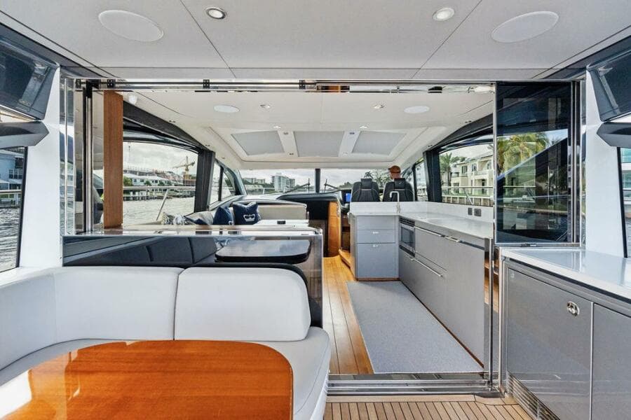 2021 Princess V55