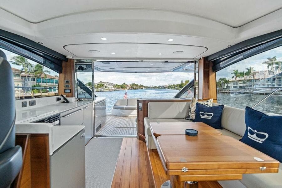2021 Princess V55