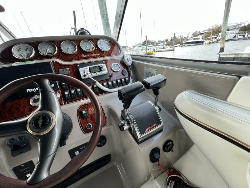 2001 Wellcraft 2800