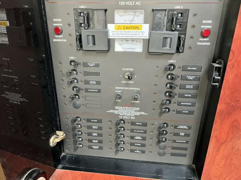 2001 Wellcraft 2800