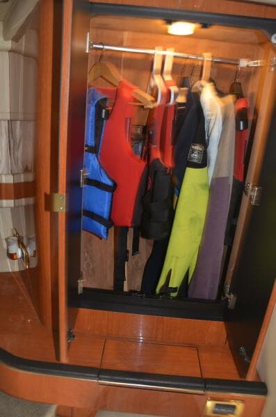 Sea Ray 46 4 RICH-SHER OR POORER - Master Stateroom