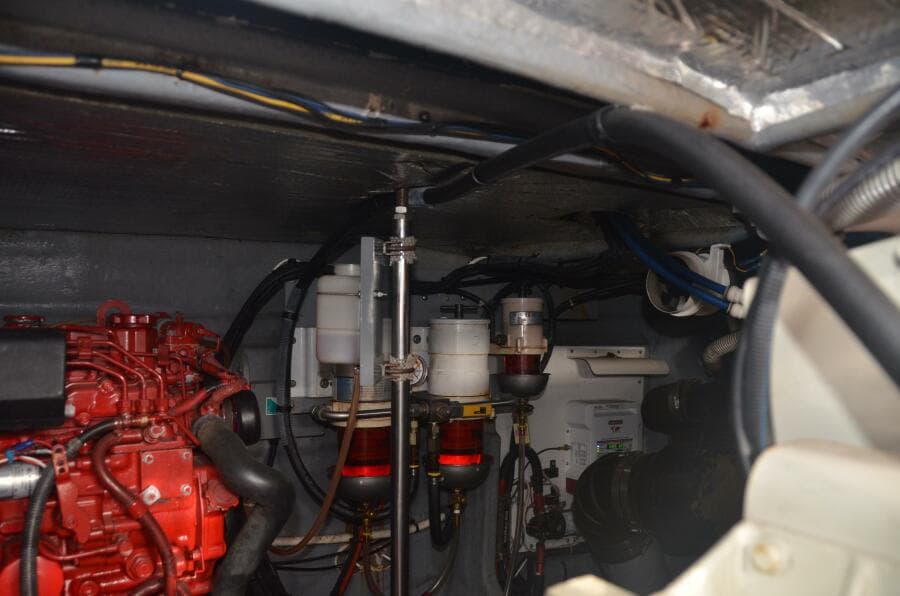 Sea Ray 46 4 RICH-SHER OR POORER - Engine Room