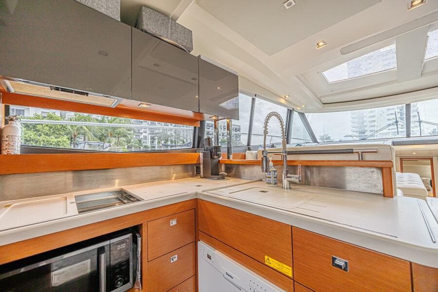 2013 Prestige 550S