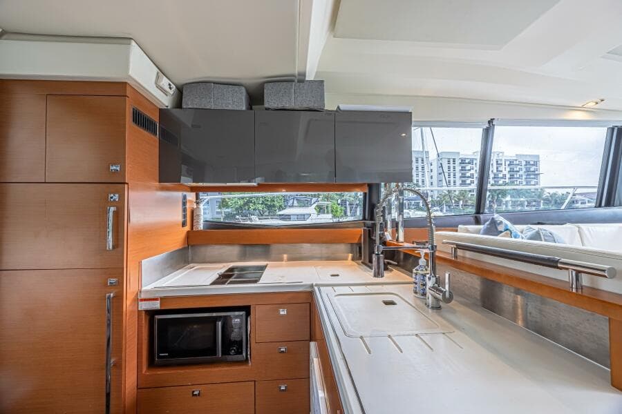 2013 Prestige 550S