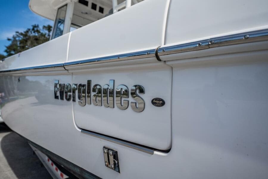 2021 Everglades 335 Center Console