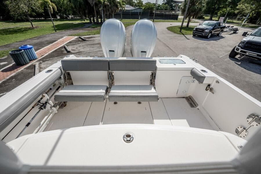 2021 Everglades 335 Center Console