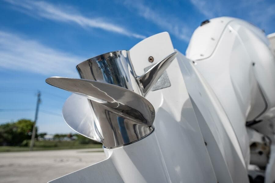 2021 Everglades 335 Center Console