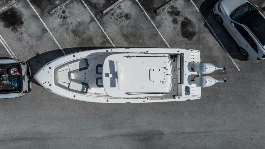 2021 Everglades 335 Center Console