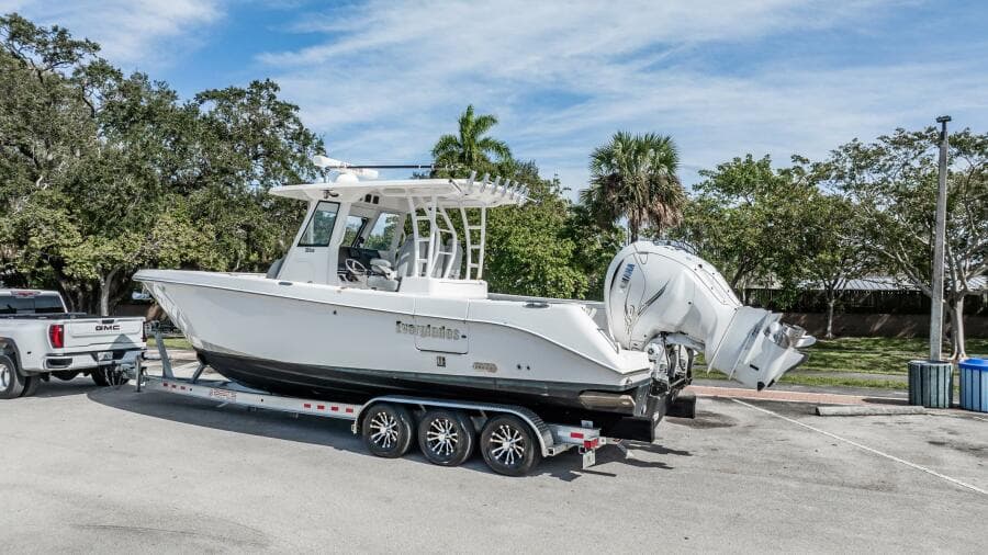2021 Everglades 335 Center Console