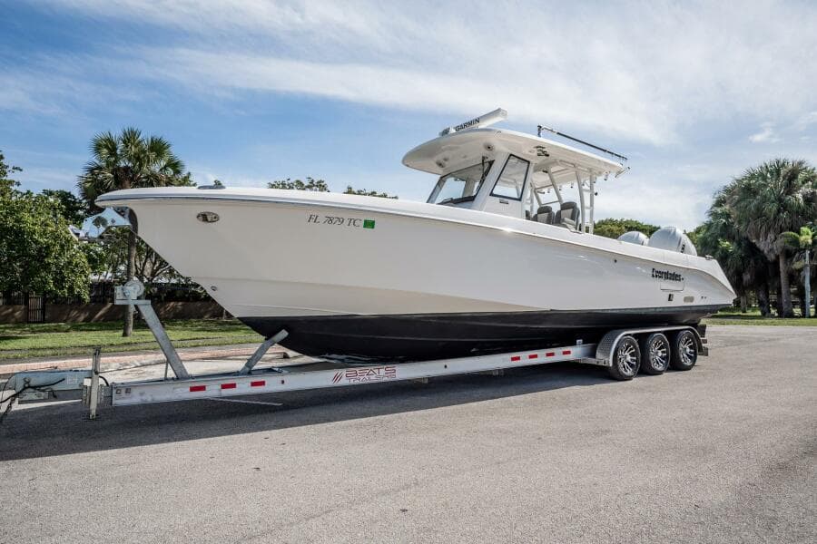 2021 Everglades 335 Center Console