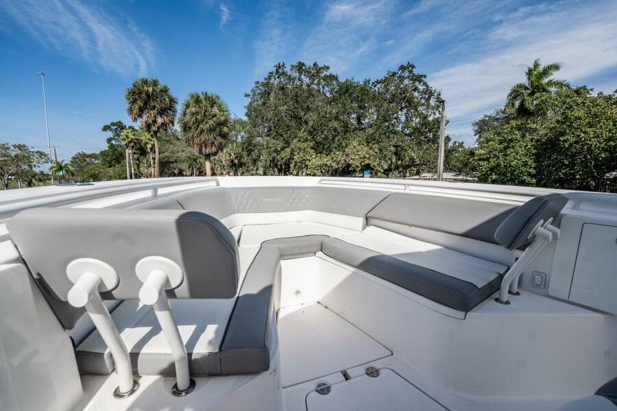 2021 Everglades 335 Center Console