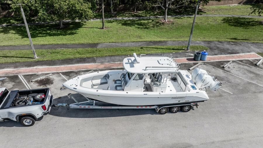 2021 Everglades 335 Center Console