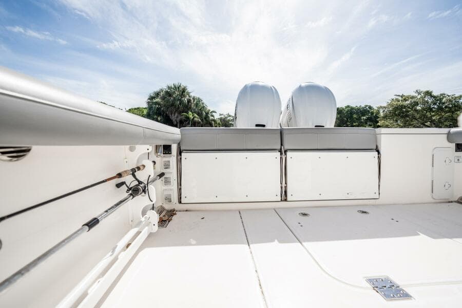 2021 Everglades 335 Center Console