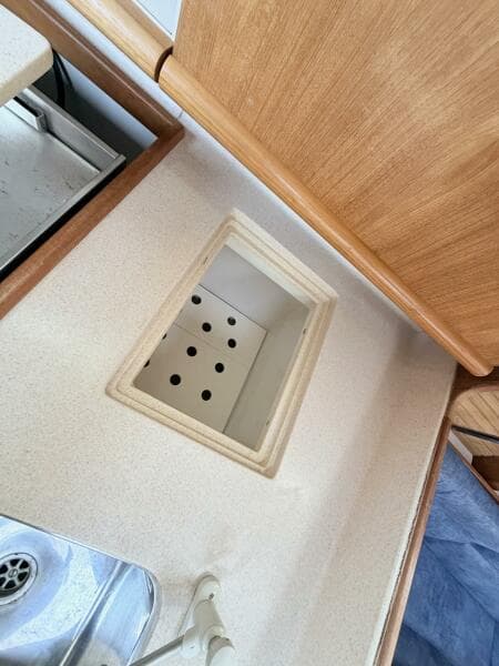 2001 Catalina 380