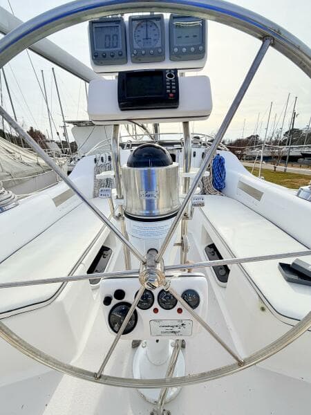 2001 Catalina 380