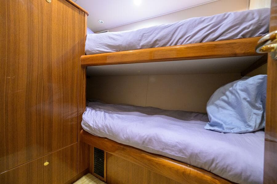 Forward Starboard Guest Stateroom