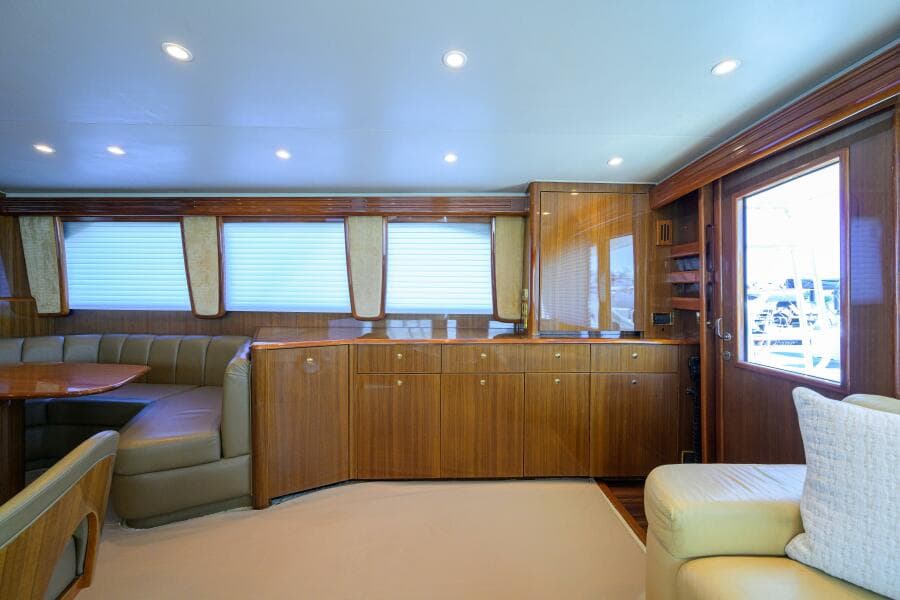Salon Cabinets And Dinette