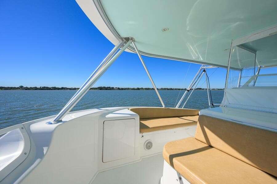Starboard Bench Seat And Flybridge Locker With Water Hose Connection