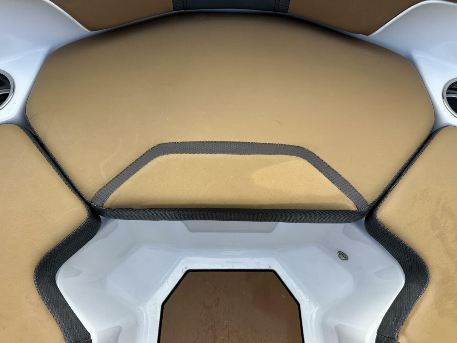 2021 Scarab 215