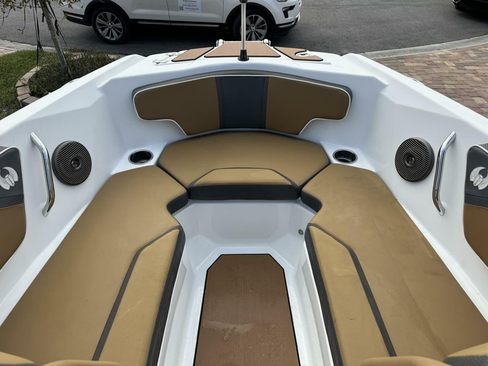2021 Scarab 215
