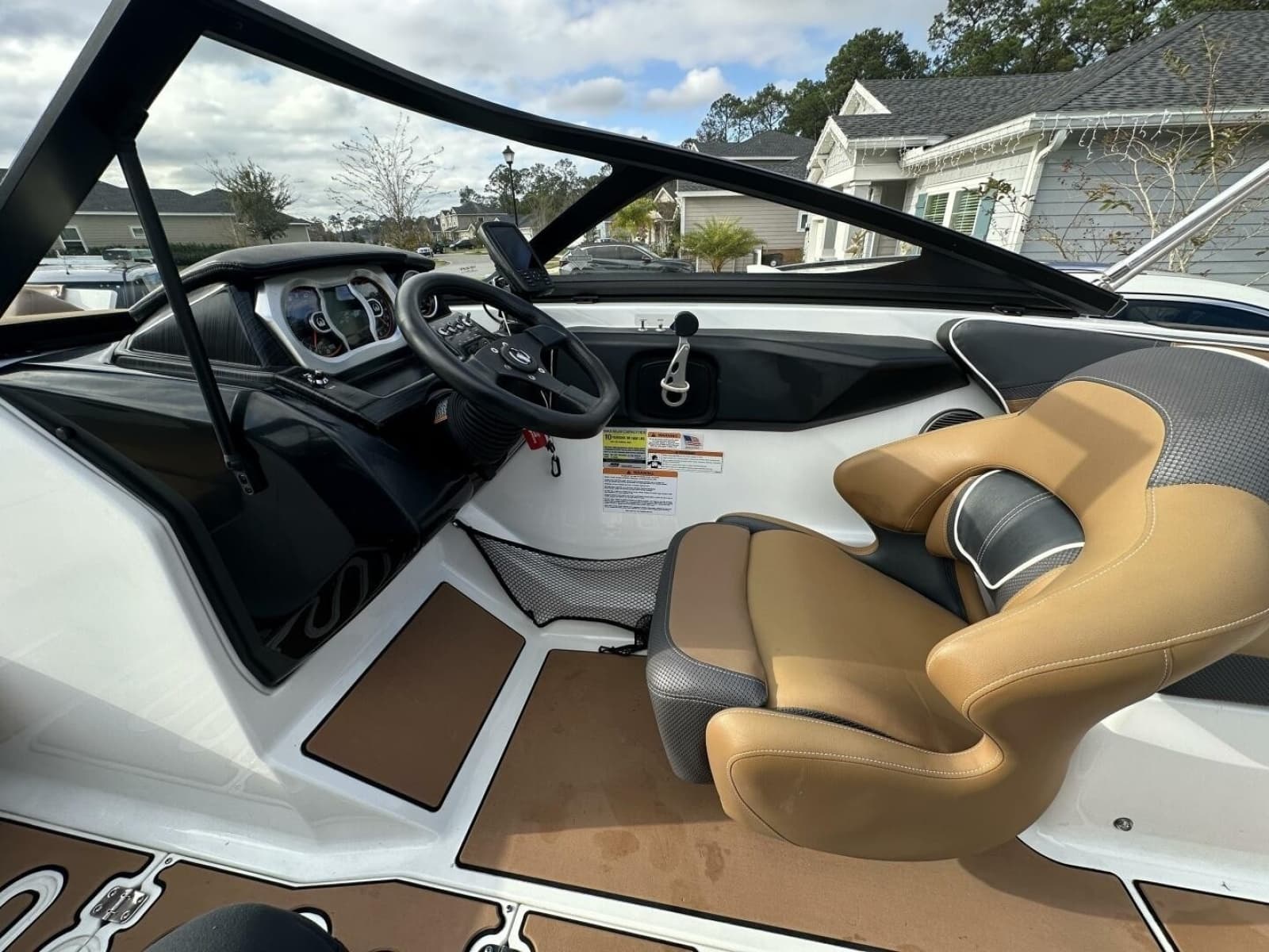 2021 Scarab 215