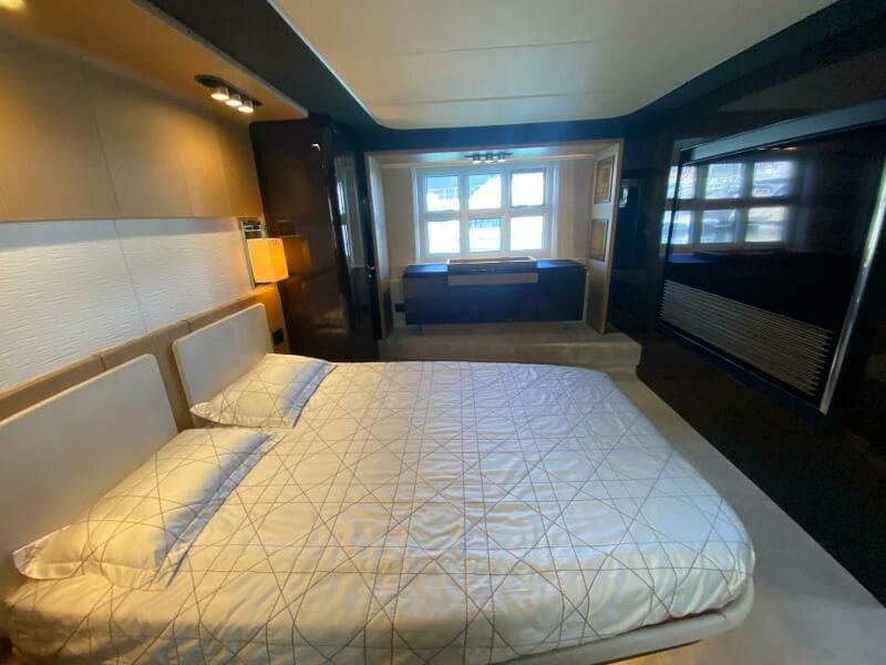 2016 Azimut 77S